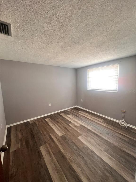 Building Photo - 9910 Lake Chrise Ln