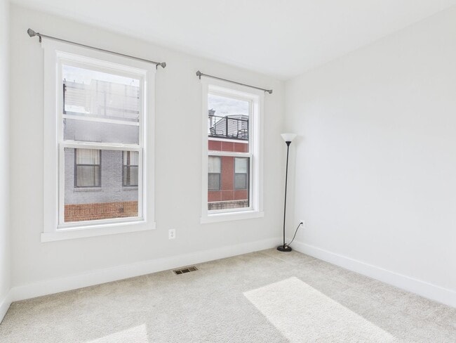 Building Photo - 6 Flatwater Row