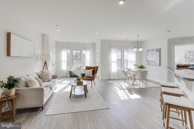 Building Photo - 10020 Ruffian Wy