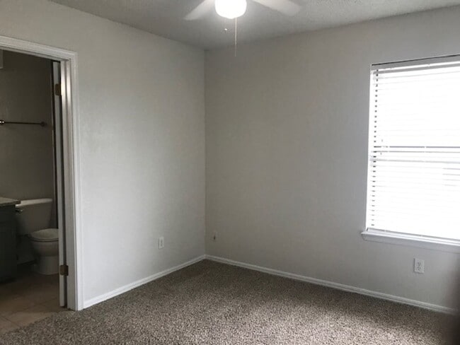 Building Photo - Completely Remodeled 2 Story Duplex - Putn...