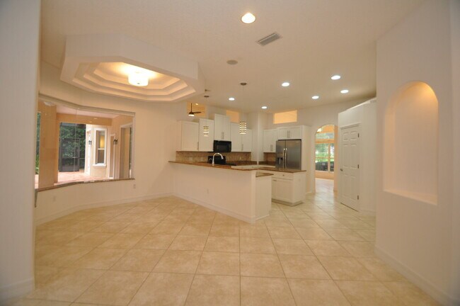 Building Photo - 12 Clementina Ct