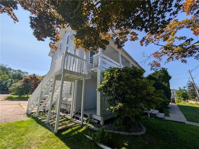 Building Photo - 432 Fairview Ave