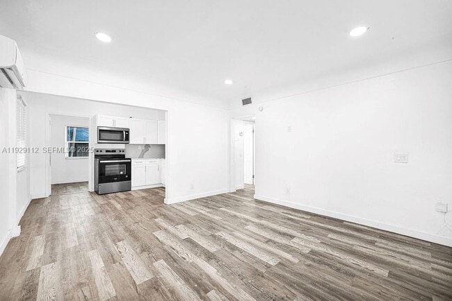 Building Photo - 4109 SW 23rd St