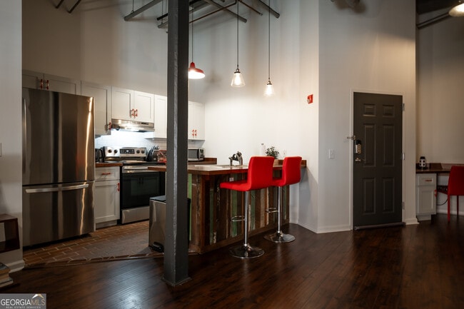 Building Photo - 269 N Hull St