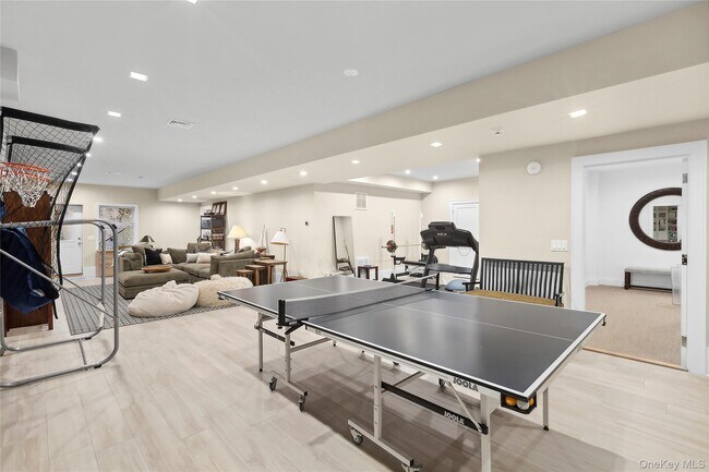 Building Photo - 51 Brandywine Dr