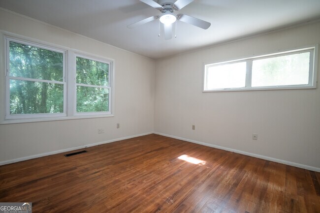 Building Photo - 175 Habersham Way
