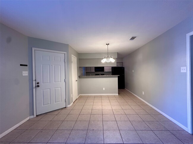 Building Photo - 2401 Sycamore Ave