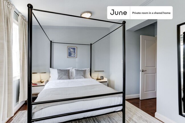 Building Photo - Room in Shared 5 bed/3.5 bath home in Capitol Hill