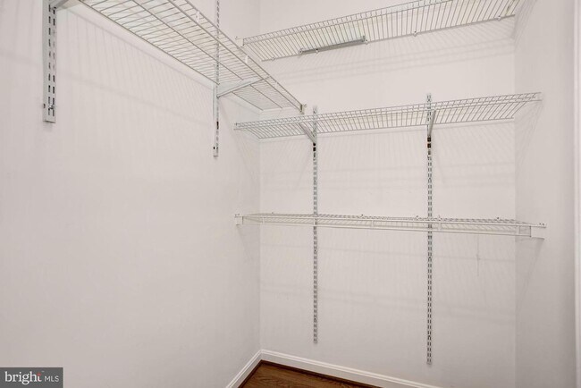 Building Photo - 4139 Fountainside Ln