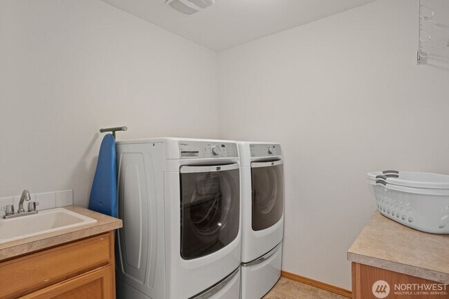 Building Photo - Gorgeous home in Snohomish available 9/15/2025