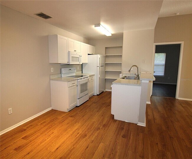 Building Photo - 8114 45th Ct E