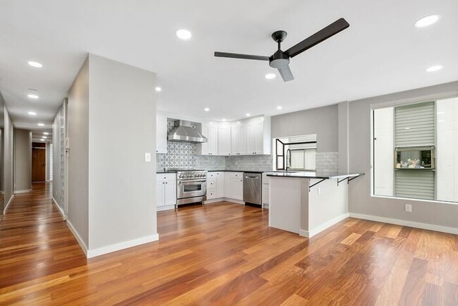 Building Photo - Stunning ALKI WATERFRONT Condo Overlooking Majestic Puget Sound!