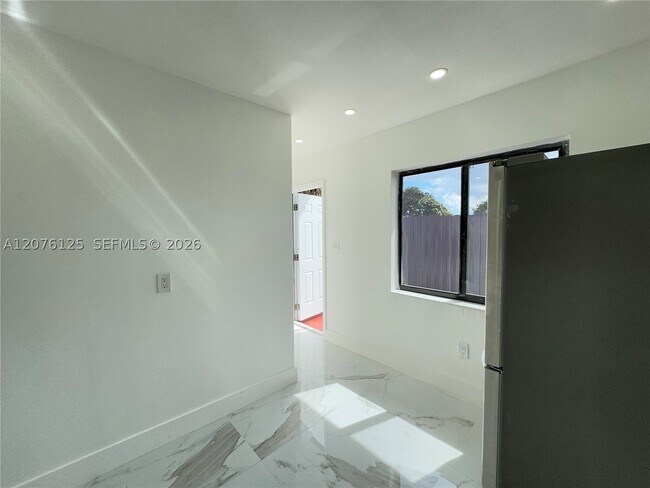 Building Photo - 10330 SW 35th St