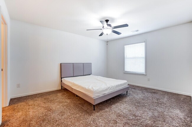 Building Photo - 2016 Tanners Cove Rd