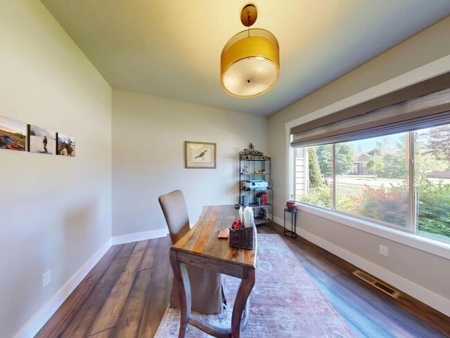Building Photo - 135 E Swift Creek Way