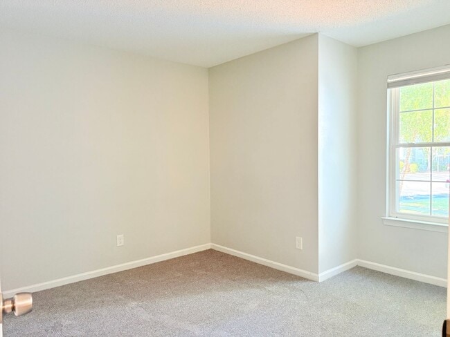 Building Photo - Improved Rent $1500!