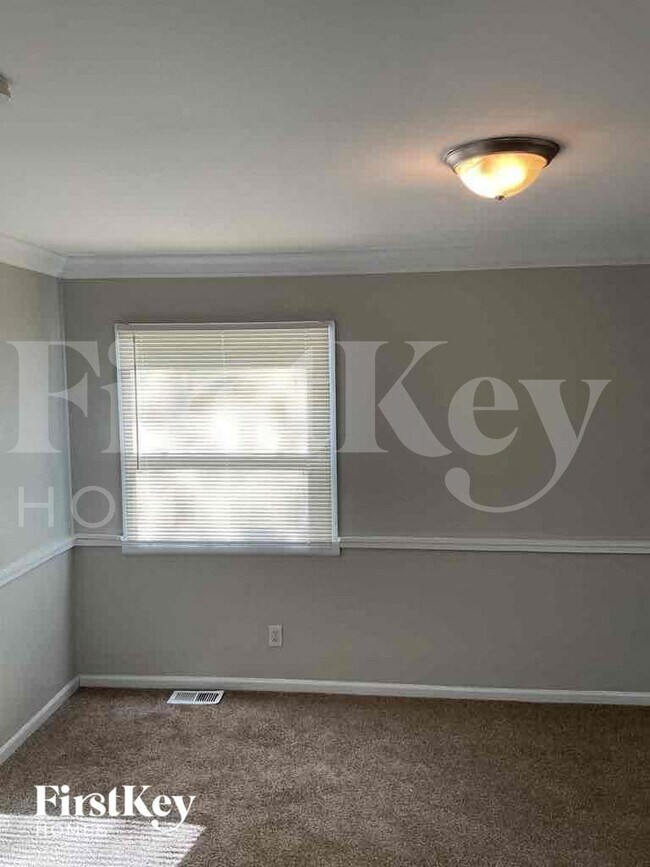 Building Photo - 3526 N Faculty Dr