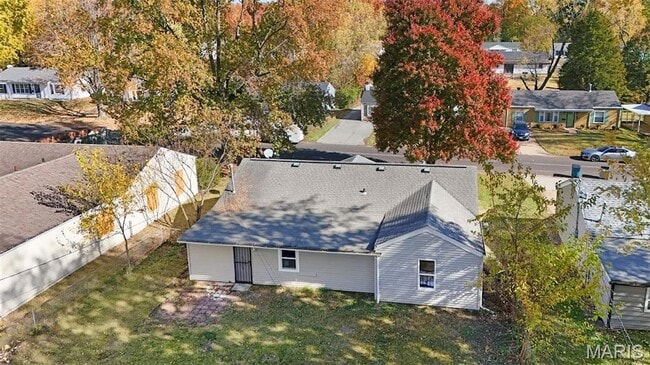 Building Photo - 9845 Dennis Dr