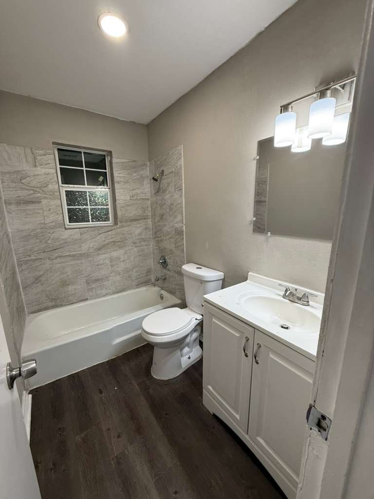Building Photo - 2522 Normont Cir