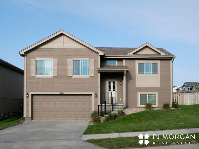 Primary Photo - 8228 N 147th St