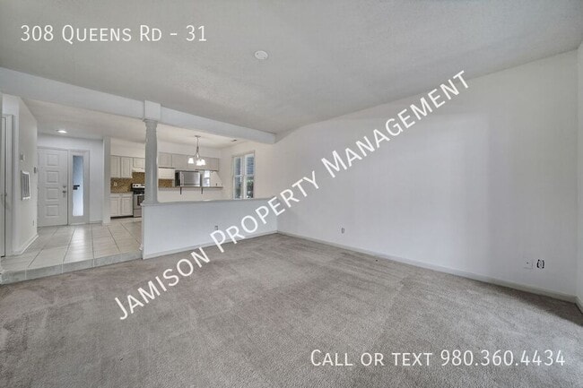 Building Photo - 308 Queens Rd