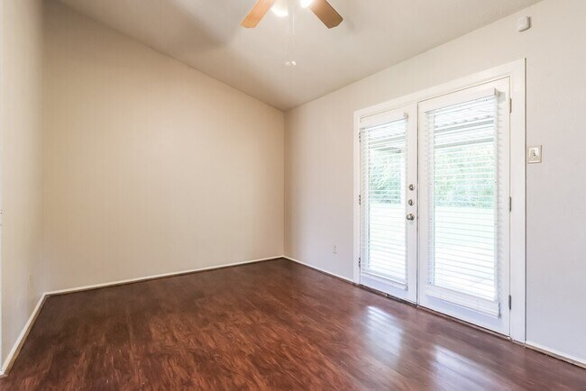 Building Photo - 2674 Lark Ln