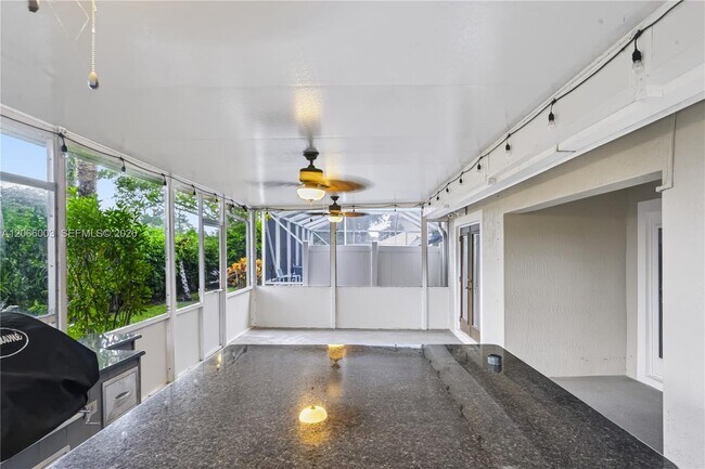 Building Photo - 4927 Lombard Pass Dr