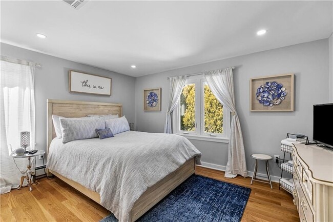 Building Photo - 391 Valley Rd