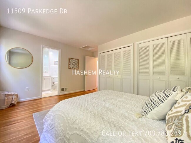 Building Photo - 11509 Parkedge Dr