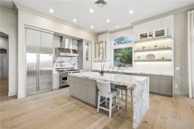 Building Photo - 9320 Tournament Canyon Dr