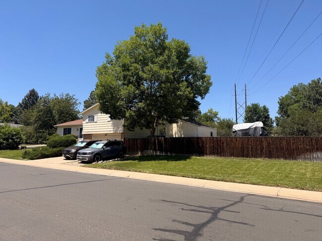 Building Photo - Comfortable Living in the Heart of Broomfield
