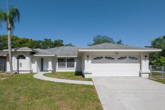 Building Photo - 4708 31st St Ct E