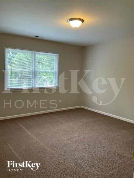 Building Photo - 2041 Pembrooke Forest Dr