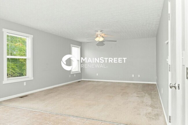 Building Photo - 4 Bedroom Pet-Friendly Home in Lancaster, OH with Main Street Renewal