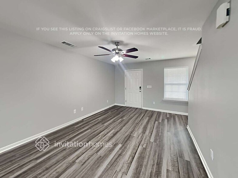 Building Photo - 989 Sundance Dr