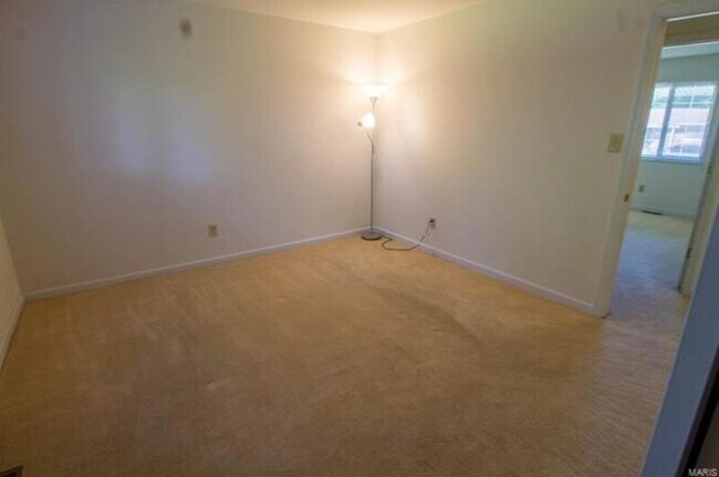 Building Photo - 10 Gary Glen Dr