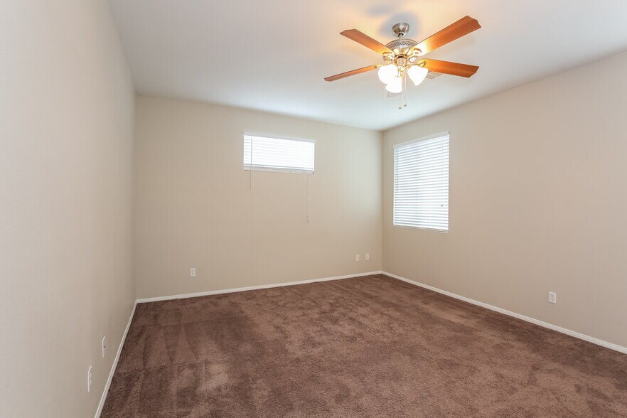 Building Photo - 5991 Halehaven Dr