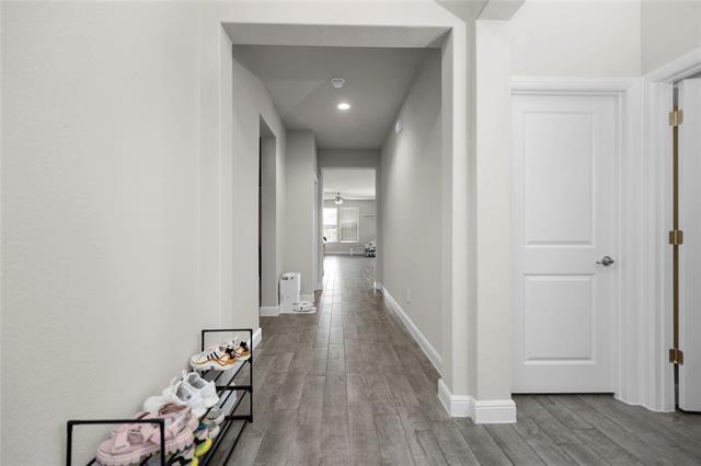 Building Photo - 16032 Farringdon St