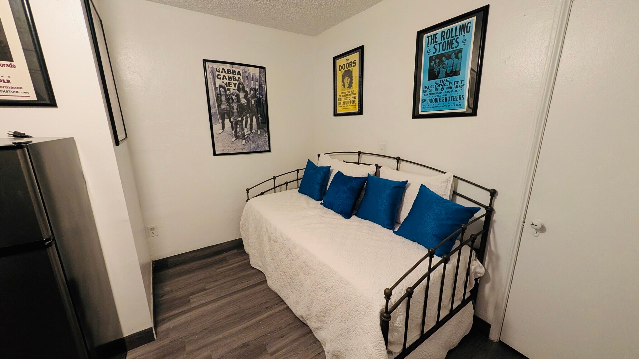 Building Photo - 1906 Rodman St