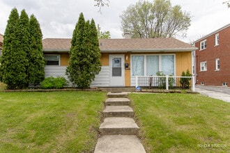 Building Photo - 394 W 15th St