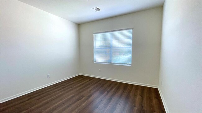 Building Photo - 1005 White Birch Ln