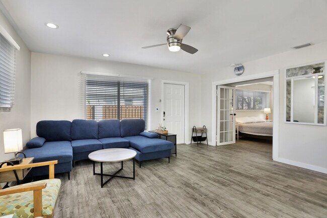 Building Photo - 3208 Marine Dr
