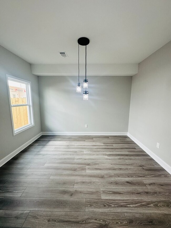 Building Photo - 226 Beau Claire Cir