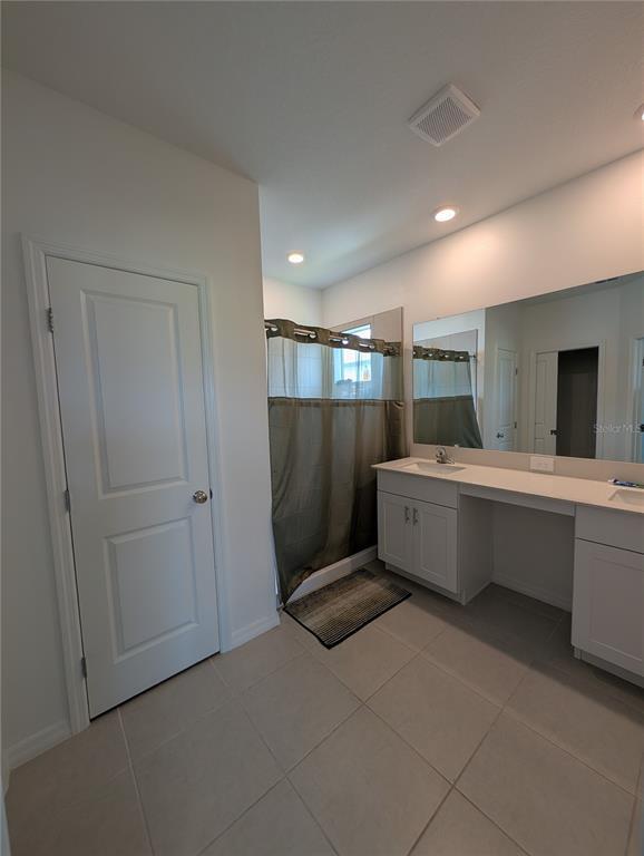 Building Photo - 3385 Lapis Lk Dr
