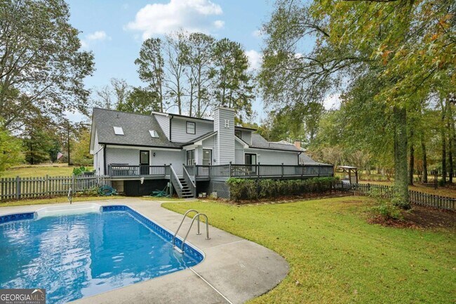 Building Photo - 7379 N Mitchell Ct