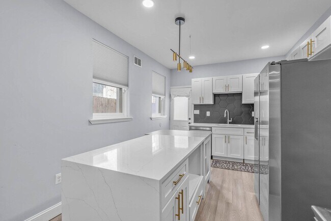Building Photo - 1521 S 19th St
