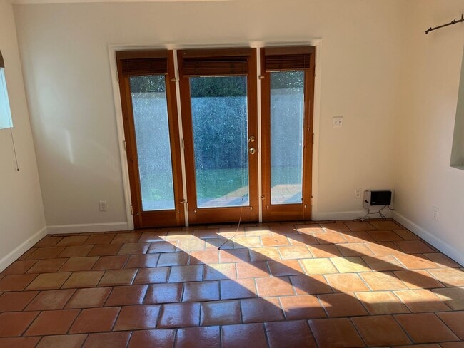 Building Photo - Private 3 Bedroom In Carpinteria