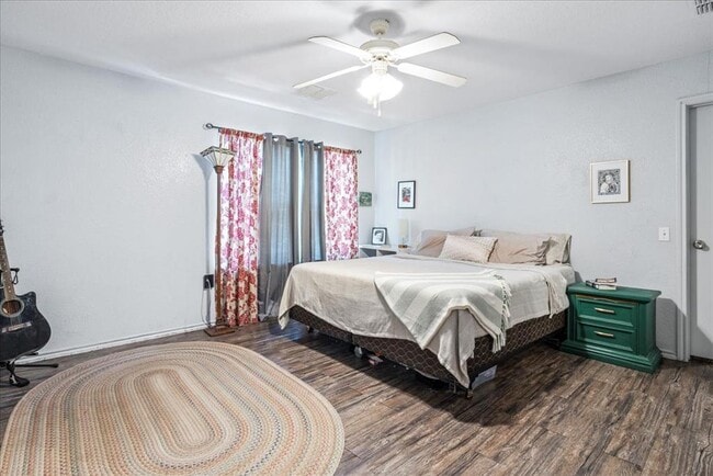 Building Photo - 7417 Elk Pass Dr