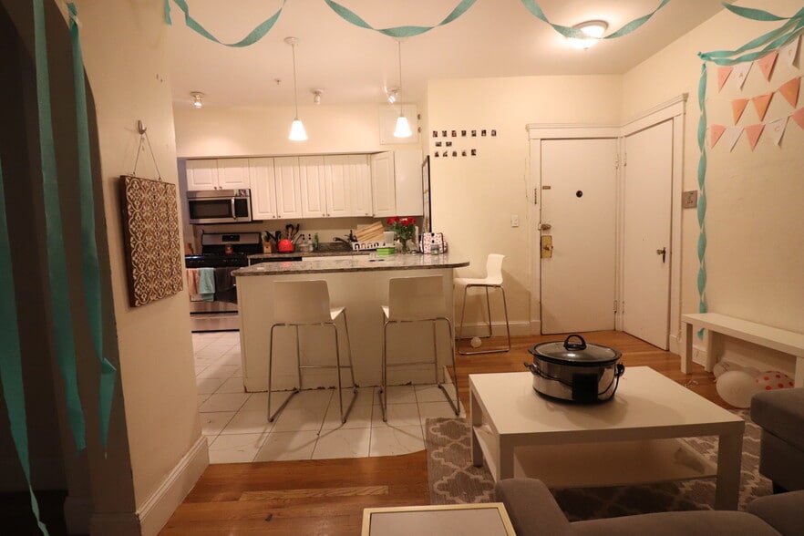 Building Photo - 2001 Commonwealth Ave