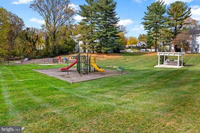 Building Photo - 5482 Cedar Ln